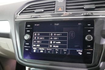 VOLKSWAGEN TIGUAN 2.0 TDI Match SUV 5dr Diesel DSG 4Motion Euro 6 (s/s) (150 ps)