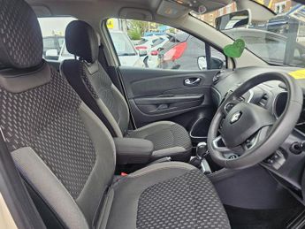 RENAULT CAPTUR AUTOMATIC 1.2 TCe ENERGY Dynamique Nav SUV 5dr Petrol EDC Euro 6