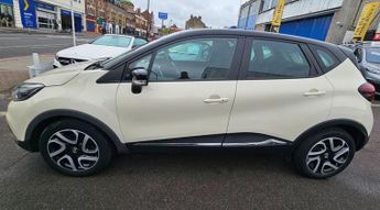 RENAULT CAPTUR AUTOMATIC 1.2 TCe ENERGY Dynamique Nav SUV 5dr Petrol EDC Euro 6