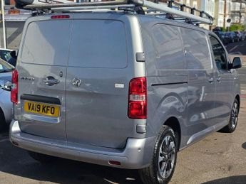 VAUXHALL VIVARO AUTOMATIC 2.0 Turbo D 3100 Elite Panel Van 5dr Diesel Auto L1 H1