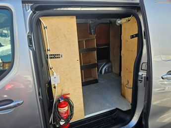 VAUXHALL VIVARO AUTOMATIC 2.0 Turbo D 3100 Elite Panel Van 5dr Diesel Auto L1 H1