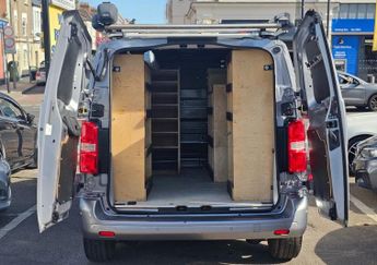 VAUXHALL VIVARO AUTOMATIC 2.0 Turbo D 3100 Elite Panel Van 5dr Diesel Auto L1 H1