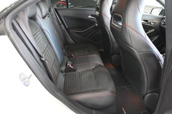 MERCEDES-BENZ CLA 2.1 CLA220d AMG Line Night Edition (Plus) Coupe 4dr Diesel 7G-DC