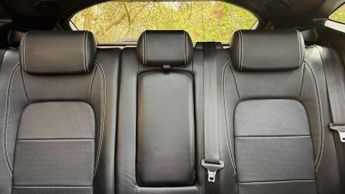 JAGUAR E-PACE 2.0 D240 R-Dynamic HSE Auto AWD Euro 6 (s/s) 5dr