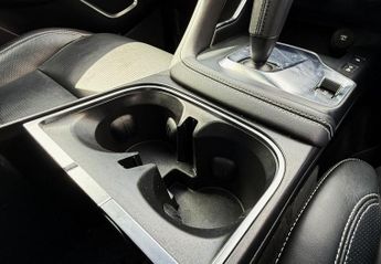 JAGUAR E-PACE 2.0 D240 R-Dynamic HSE Auto AWD Euro 6 (s/s) 5dr