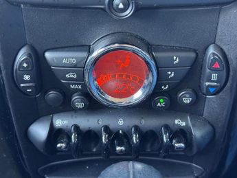 MINI COUNTRYMAN 2.0 Cooper D SUV Diesel Auto Light WhiteEuro 5 (112 ps)