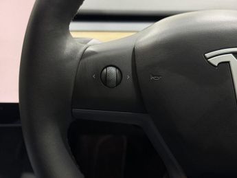 TESLA MODEL Y (Dual Motor) Long Range SUV 5dr Electric Auto 4WDE (384 bhp)