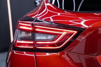 NISSAN JUKE 1.0 DIG-T N-Connecta SUV 5dr Petrol DCT Auto Euro 6 (s/s) (117 p