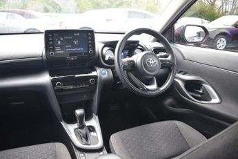 TOYOTA YARIS CROSS 1.5 VVT-h Icon SUV 5dr Petrol Hybrid E-CVT Euro 6 (s/s) (116 ps)