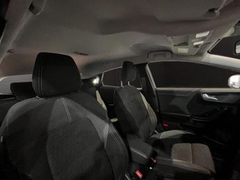 FORD PUMA 1.0T EcoBoost MHEV Titanium SUV 5dr Petrol Hybrid DCT Euro 6 (s/