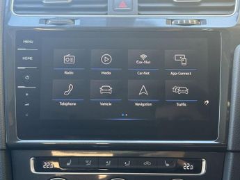 VOLKSWAGEN E-GOLF 35.8kWh e-Golf Hatchback 5dr Electric Auto (136 ps)