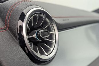 MERCEDES-BENZ EQA EQA 250 66.5kWh AMG Line SUV 5dr Electric Auto (190 ps)