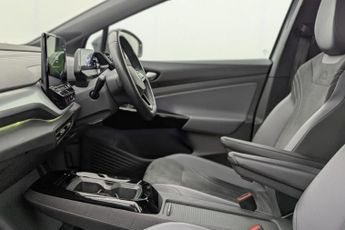 VOLKSWAGEN ID.4 Pure 52kWh Life SUV 5dr Electric Auto (148 ps)