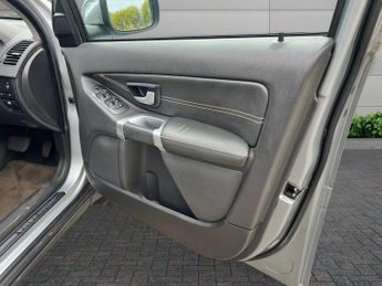 VOLVO XC90 3.2 Executive SUV 5dr Petrol Geartronic AWD (287 g/km, 235 bhp)