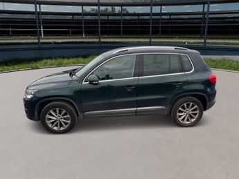 VOLKSWAGEN TIGUAN 2.0 TDI BlueMotion Tech SE SUV 5dr Diesel DSG 4WD Euro 5 (s/s) (