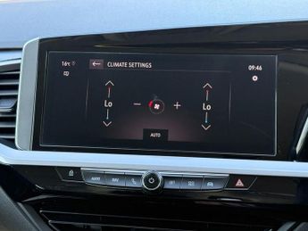 VAUXHALL GRANDLAND 1.5 Turbo D Elite SUV 5dr Diesel Auto Euro 6 (s/s) (130 ps)