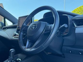 TOYOTA COROLLA 2.0 VVT-h Excel Hatchback 5dr Petrol Hybrid CVT Euro 6 (s/s) (18