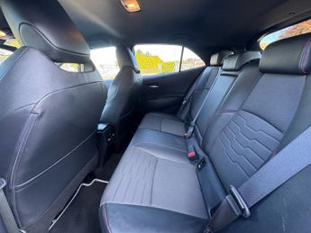 TOYOTA COROLLA 2.0 VVT-h Excel Hatchback 5dr Petrol Hybrid CVT Euro 6 (s/s) (18