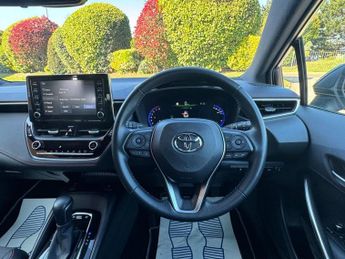 TOYOTA COROLLA 2.0 VVT-h Excel Hatchback 5dr Petrol Hybrid CVT Euro 6 (s/s) (18