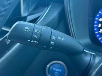 TOYOTA COROLLA 2.0 VVT-h Excel Hatchback 5dr Petrol Hybrid CVT Euro 6 (s/s) (18