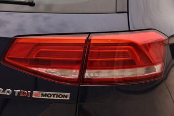 VOLKSWAGEN PASSAT 2.0 TDI BlueMotion Tech Alltrack Estate 5dr Diesel DSG 4Motion E