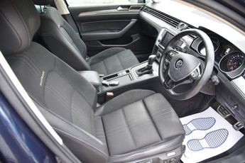 VOLKSWAGEN PASSAT 2.0 TDI BlueMotion Tech Alltrack Estate 5dr Diesel DSG 4Motion E