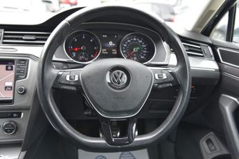 VOLKSWAGEN PASSAT 2.0 TDI BlueMotion Tech Alltrack Estate 5dr Diesel DSG 4Motion E