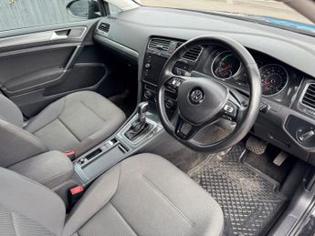 VOLKSWAGEN E-GOLF 35.8kWh e-Golf Hatchback 5dr Electric Auto 