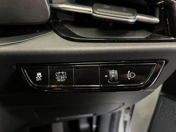 KIA NIRO 1.6h GDi 2 SUV 5dr Petrol Hybrid DCT Euro 6 (s/s) (139 bhp)