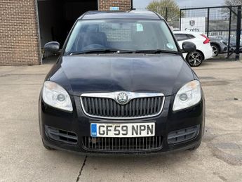 SKODA ROOMSTER 1.6 16V SE MPV 5 Door Petrol Manual Black 1 Former Keeper