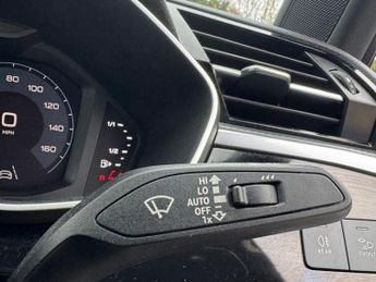 AUDI Q3 1.5 TFSI CoD 35 Black Edition SUV 5dr Petrol S Tronic Euro 6 (s/