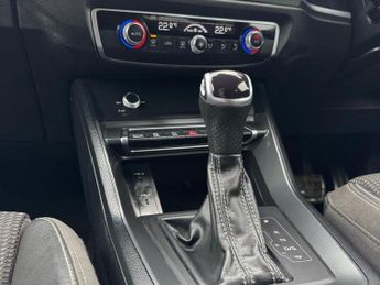 AUDI Q3 1.5 TFSI CoD 35 Black Edition SUV 5dr Petrol S Tronic Euro 6 (s/