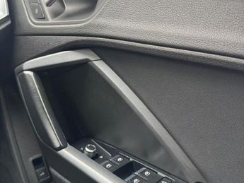 AUDI Q3 1.5 TFSI CoD 35 Black Edition SUV 5dr Petrol S Tronic Euro 6 (s/