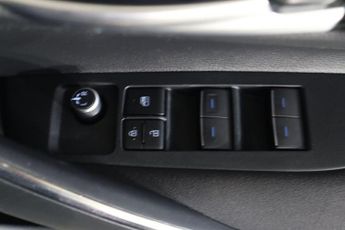 TOYOTA COROLLA 1.8 VVT-h Icon Tech CVT Euro 6 (s/s) 5dr