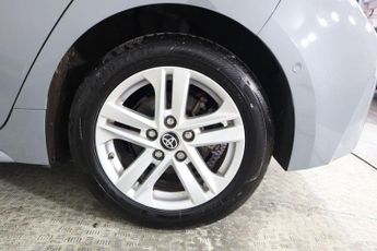 TOYOTA COROLLA 1.8 VVT-h Icon Tech CVT Euro 6 (s/s) 5dr