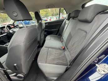 VOLKSWAGEN GOLF 2.0 TDI Style Hatchback 5dr Diesel DSG Euro 6 (s/s) (150 ps)