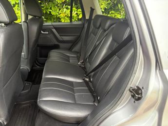 LAND ROVER FREELANDER 2 2.2 SD4 XS SUV 5dr Diesel CommandShift 4WD Euro 5 (190 ps)