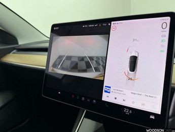 TESLA Model 3 Standard Range Plus Saloon 4dr Electric Auto RWD (241 bhp)