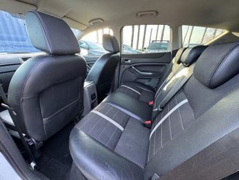 FORD KUGA 2.0 TDCi Titanium SUV 5dr Diesel Manual 2WD Euro 5 (140 ps)