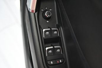 AUDI Q2 1.4 TFSI CoD S line SUV 5dr Petrol S Tronic Euro 6 (s/s) (150 ps