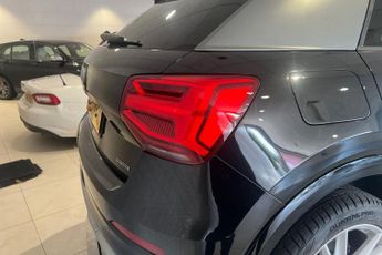 AUDI Q2 2.0 TFSI 40 S line SUV 5dr Petrol S Tronic quattro Euro 6 (s/s) 