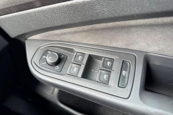 VOLKSWAGEN GOLF 2.0 TDI GTD Hatchback 5dr Diesel DSG Euro 6 (s/s) (200 ps) Front