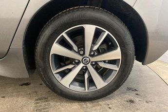 NISSAN LEAF 40kWh Acenta Hatchback 5dr Electric Auto (150 ps) Rear View Came