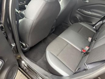 NISSAN JUKE 1.0 DIG-T N-Connecta SUV 5dr Petrol DCT Auto Euro 6 (s/s) (114 p