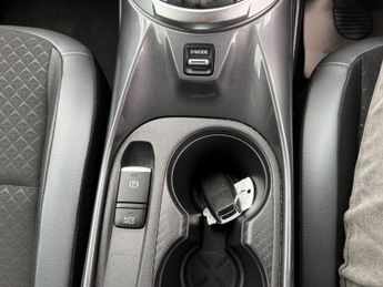 NISSAN JUKE 1.0 DIG-T N-Connecta SUV 5dr Petrol DCT Auto Euro 6 (s/s) (114 p