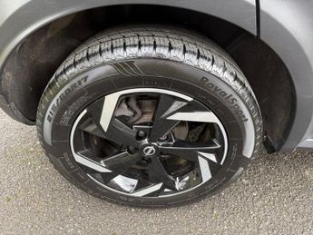 NISSAN JUKE 1.0 DIG-T N-Connecta SUV 5dr Petrol DCT Auto Euro 6 (s/s) (114 p