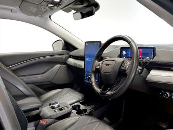 FORD MUSTANG MACH-E Standard Range 70kWh SUV 5dr Electric Automatic (269 ps)
