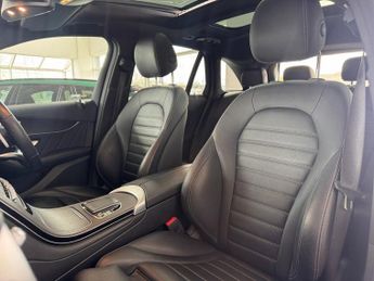 MERCEDES-BENZ GLC 2.0 GLC300d AMG Line (Premium Plus) SUV 5dr Diesel G-Tronic+ 4MA