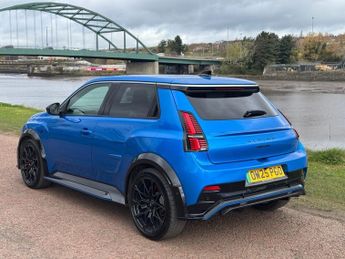 ALPINE A290 52kWh GTS Hatchback 5dr Electric Auto (220 ps)