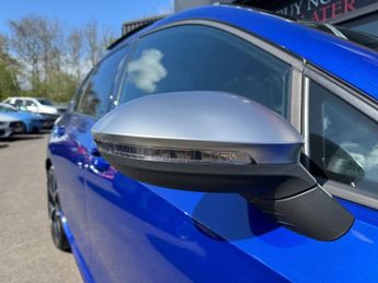 VOLKSWAGEN GOLF 2.0 TSI R Hatchback 5dr Petrol DSG 4Motion Euro 6 (s/s) (320 ps)